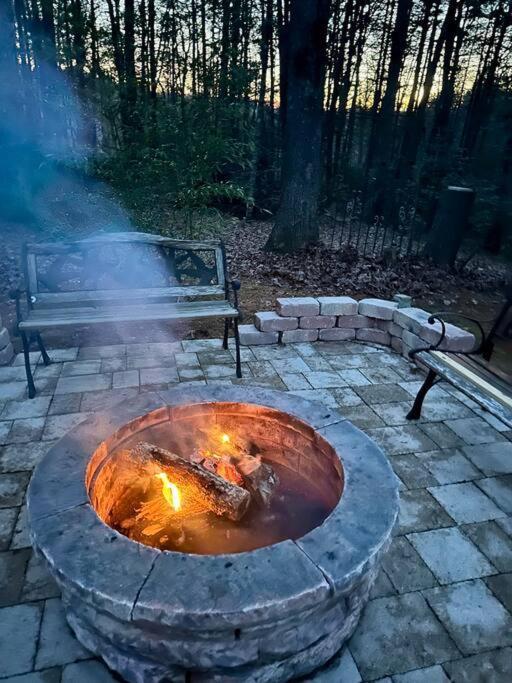 Beautiful & Peaceful Cabin W/ Deck Garden & Fire-Pit Murphy Ngoại thất bức ảnh